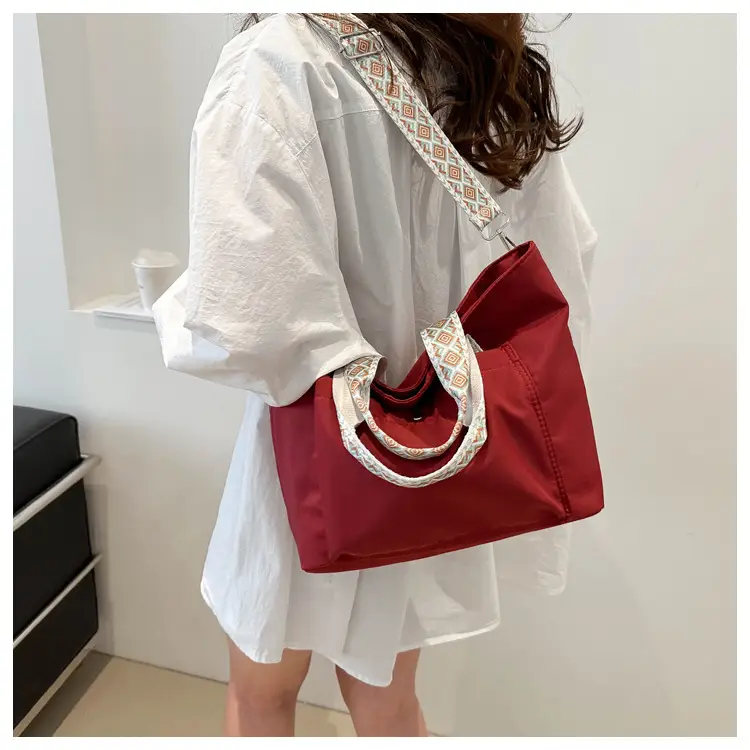 Vintage Red Canvas Shoulder Bag Women 2024 Luxury Large Capacity — feature 24