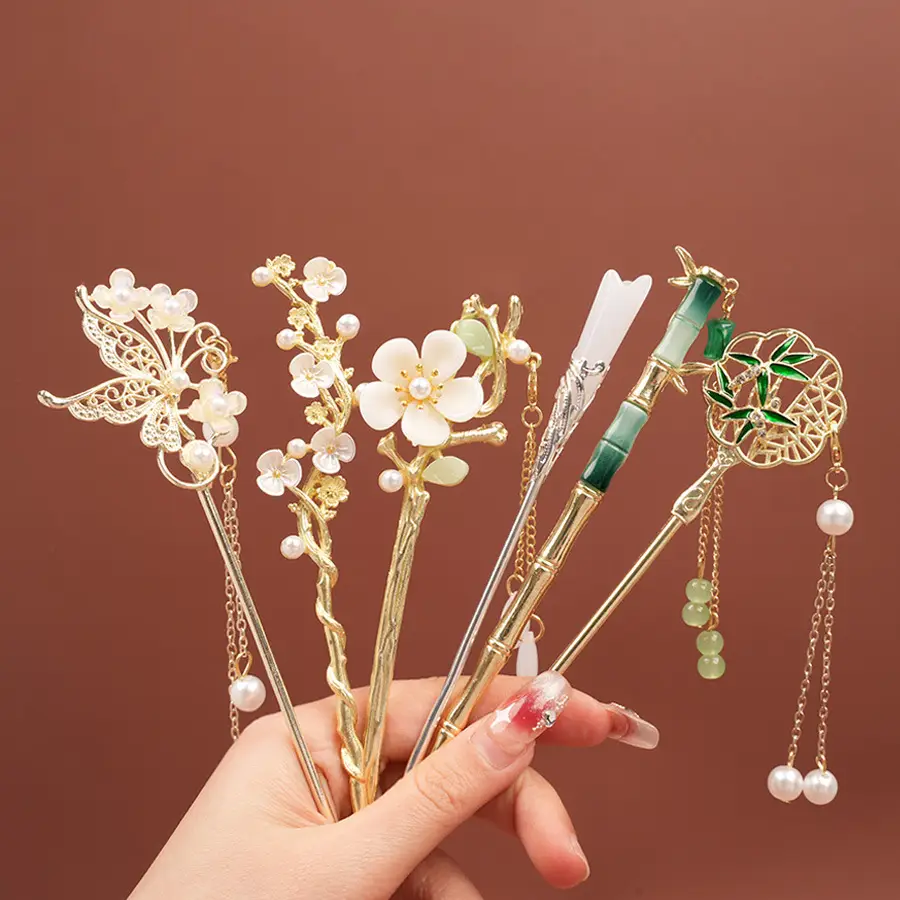 Flower Hairpin with Butterfly & Tassel Design