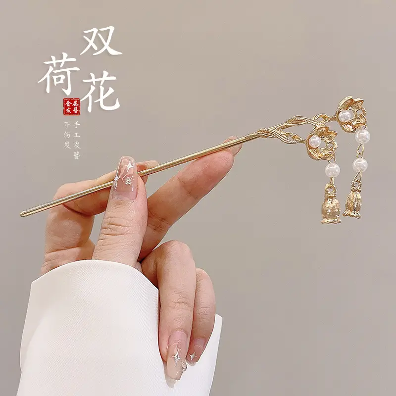 Flower Hairpin with Butterfly & Tassel Design