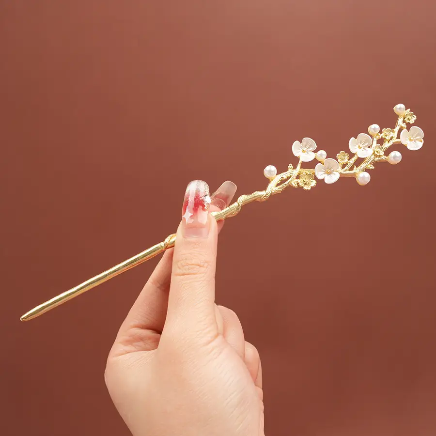 Flower Hairpin with Butterfly & Tassel Design