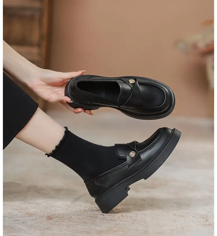 Soft Bottom Loafers Women's 2024 Spring New Fashion Small Gold Single Shoes British Thick Bottom Slip-on Small Leather Shoes — feature 10