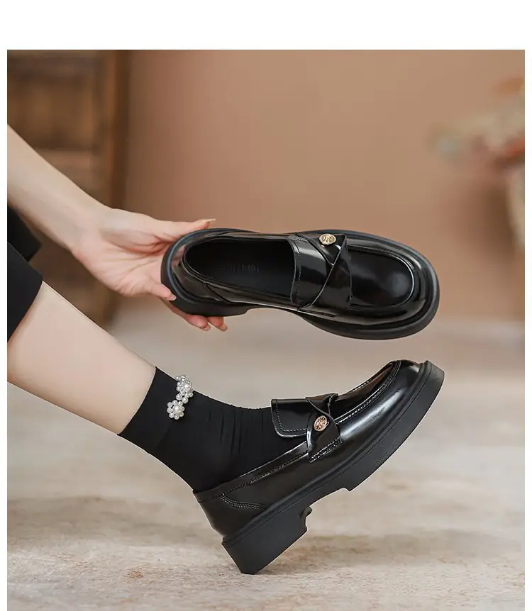 Soft Bottom Loafers Women's 2024 Spring New Fashion Small Gold Single Shoes British Thick Bottom Slip-on Small Leather Shoes — feature 5