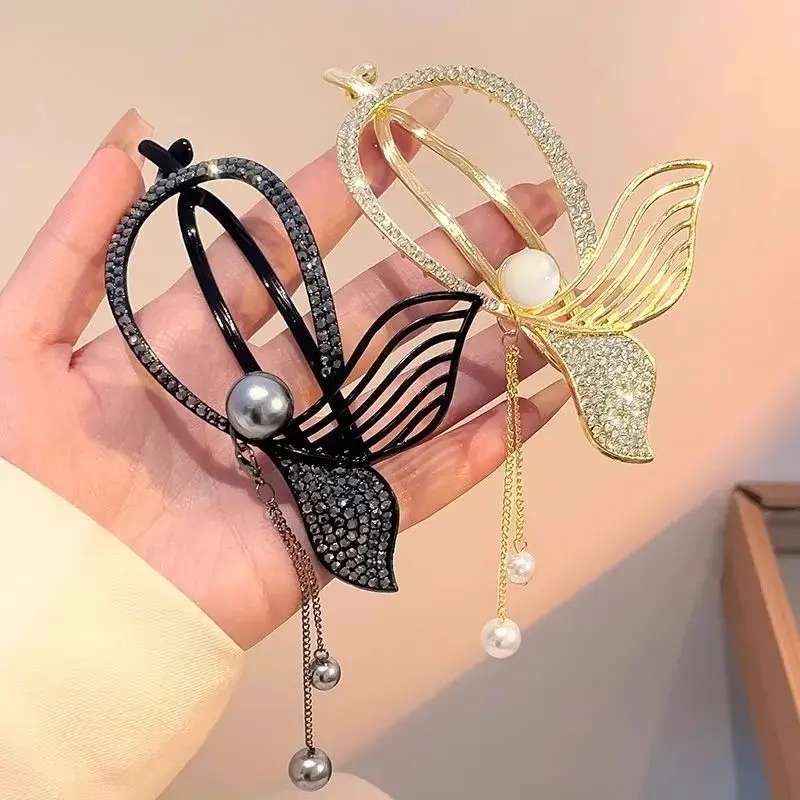 Rhinestone Fish Tail Hairpin Clip with Pearl Tassel - Image 5