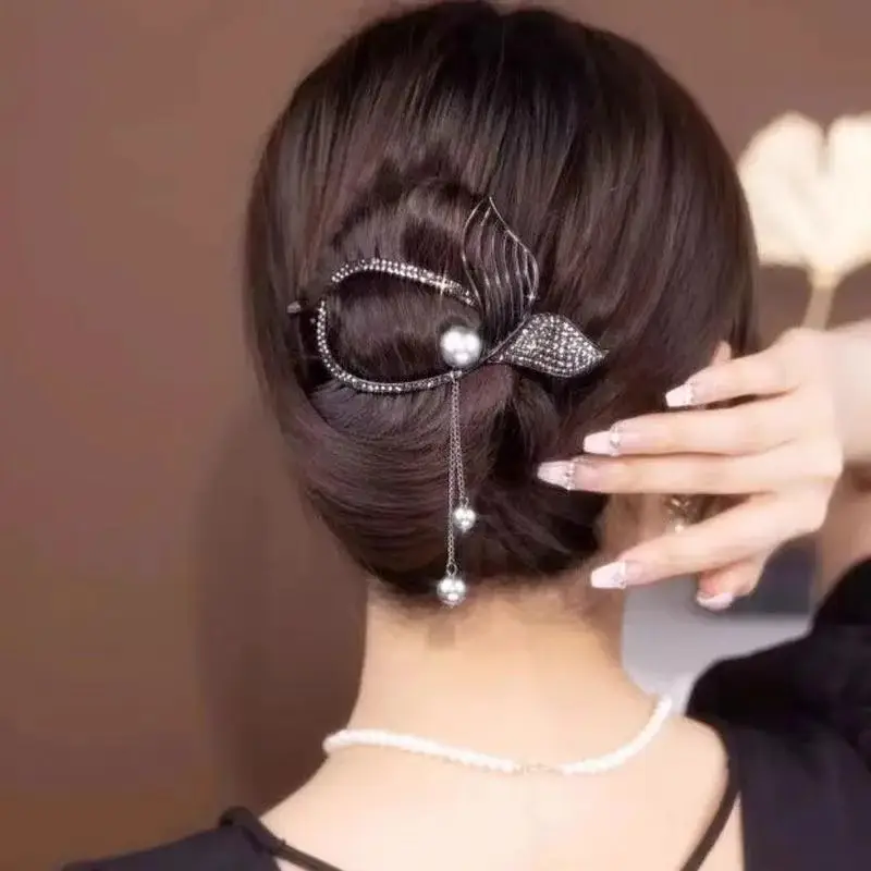 Rhinestone Fish Tail Hairpin Clip with Pearl Tassel - Image 6