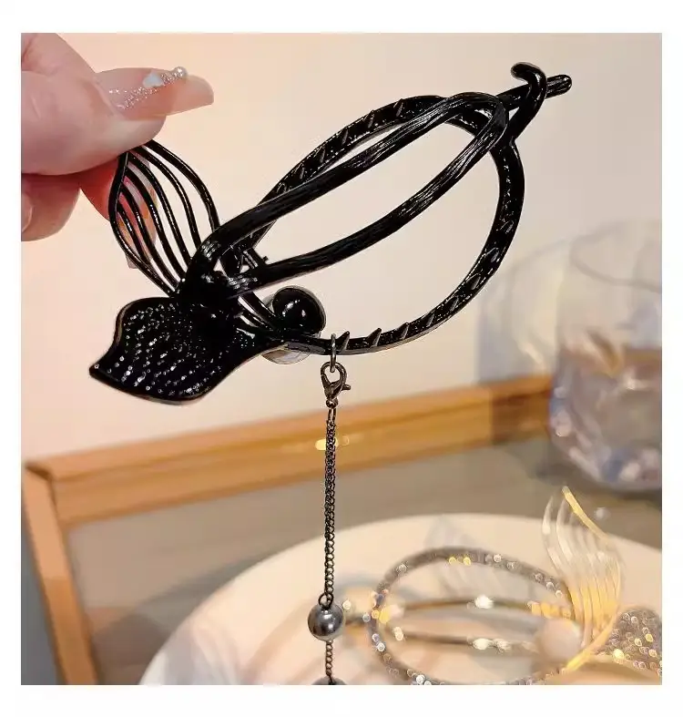 Rhinestone Fish Tail Hairpin Clip with Pearl Tassel — feature 9