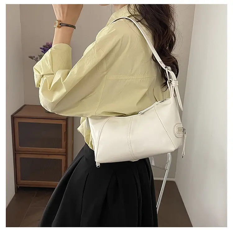 Black French Shoulder Bag for Women 2024 Spring — feature 12