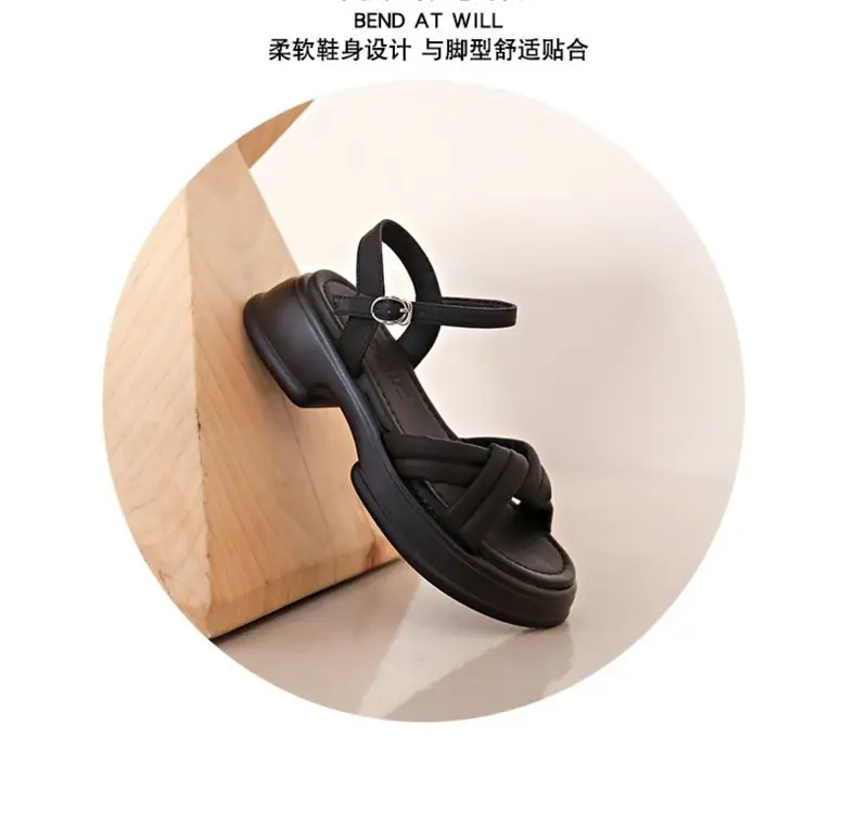 Women's Black Leather Roman Beach Sandals 2024 — feature 2