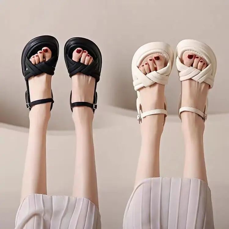 Women's Black Leather Roman Beach Sandals 2024 — feature 9