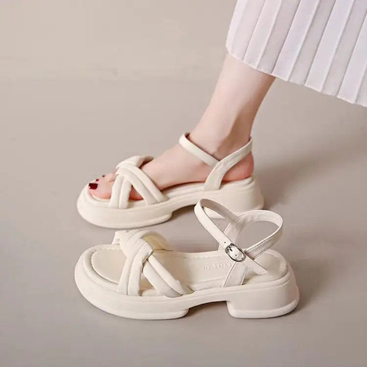 Women's Black Leather Roman Beach Sandals 2024 - Image 2