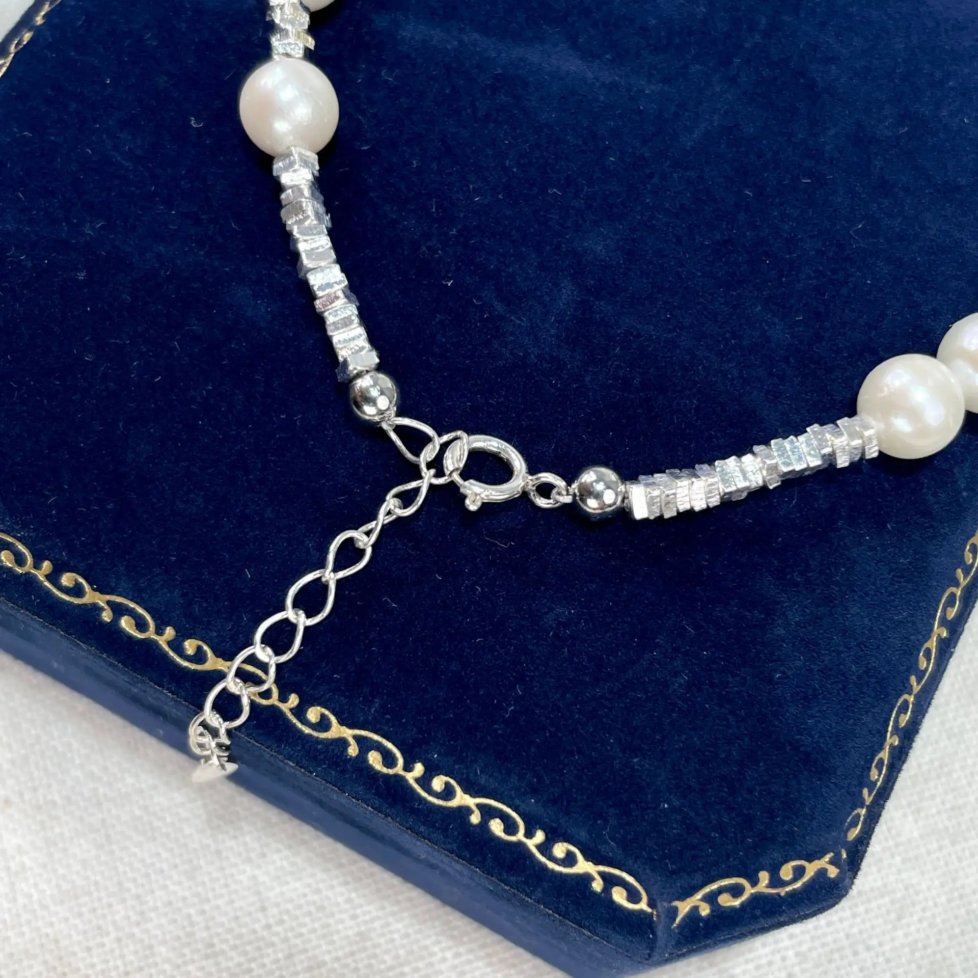 Broken Silver Pearl Bracelet for Women Summer Light