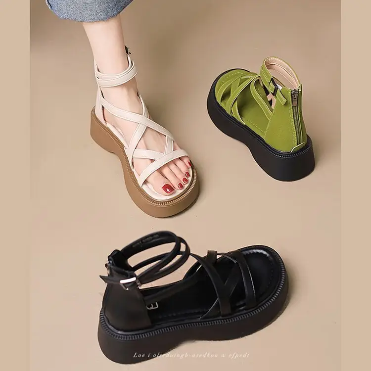 Explosions muffin platform sandals women's summer 2024 new French high-end feeling black retro beach Roman shoes — feature 6