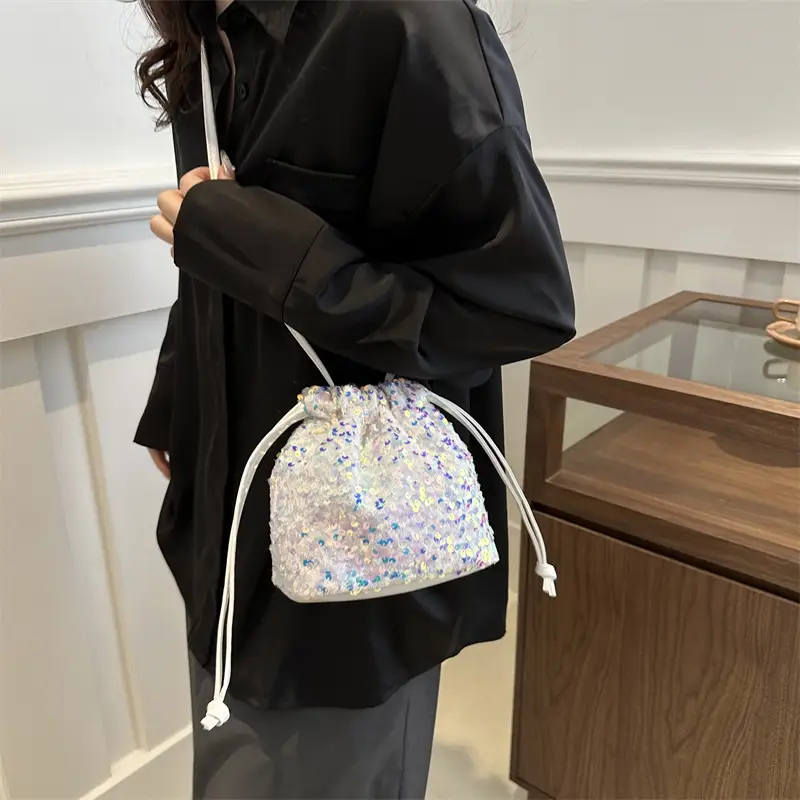 Women's Sparkly Chain Crossbody Bag 2024 - Image 6