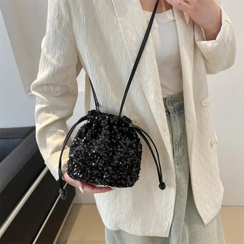 Women's Sparkly Chain Crossbody Bag 2024 - Image 8
