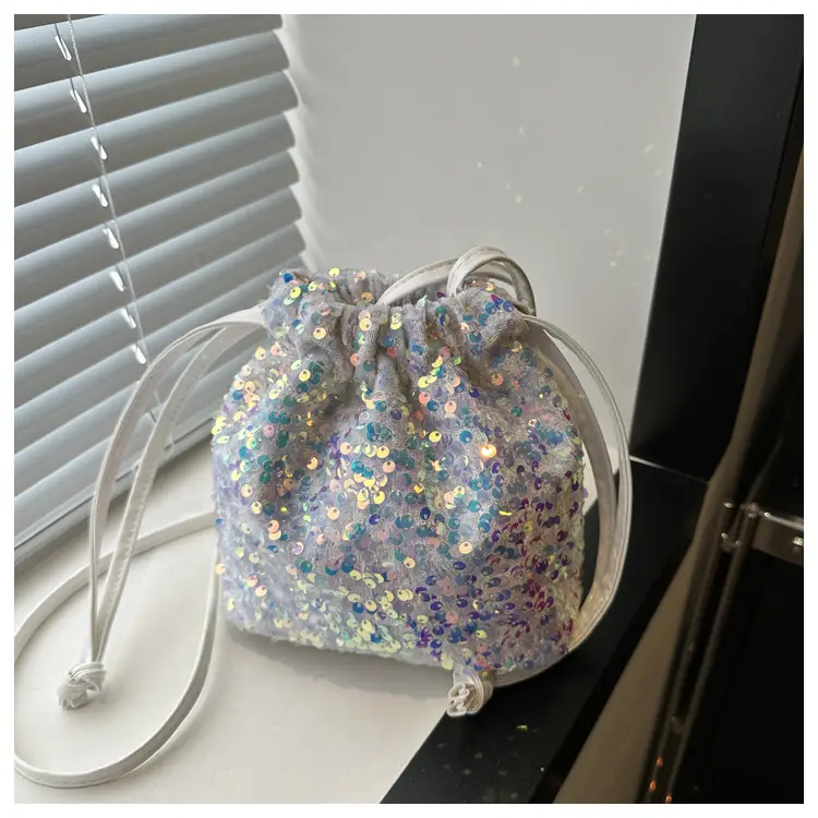 Women's Sparkly Chain Crossbody Bag 2024 — feature 11