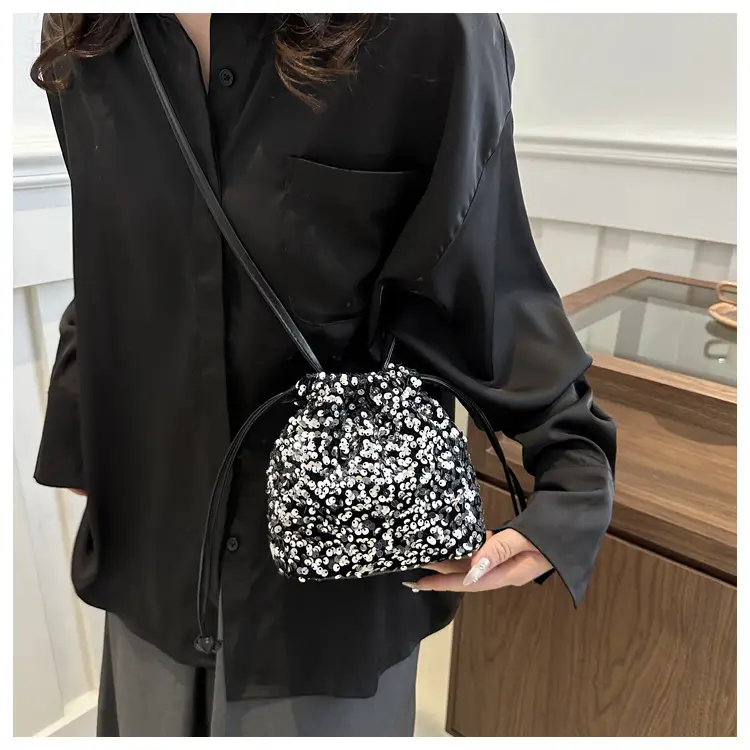 Women's Sparkly Chain Crossbody Bag 2024 — feature 19