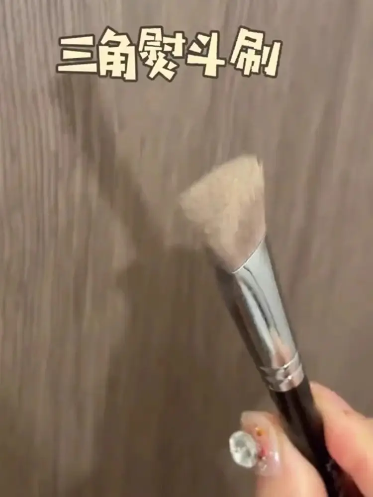 Triangle High Glow Iron Brush Brightening Brush Tear Groove Surface Medium French Pattern Concealer Brush Cangzhou Qingxian Pure White Makeup Brush — feature 10