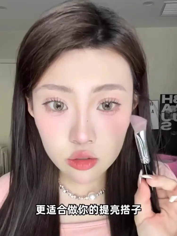 Triangle High Glow Iron Brush Brightening Brush Tear Groove Surface Medium French Pattern Concealer Brush Cangzhou Qingxian Pure White Makeup Brush — feature 16