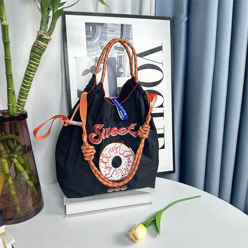 Yang Zi's Sweet Donut Embroidered Chain Bag — feature 10