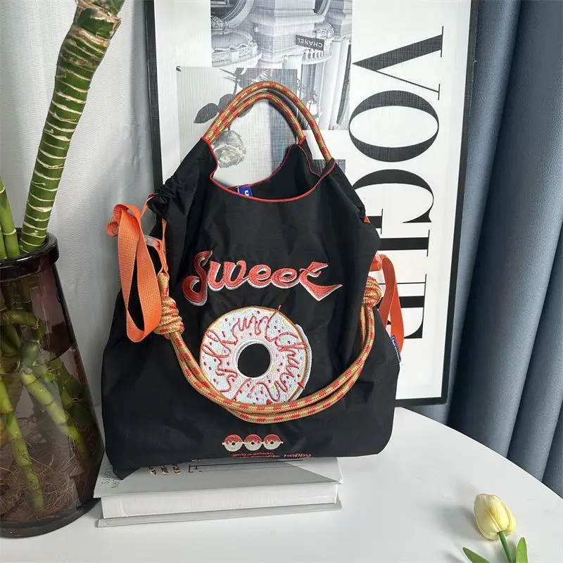 Yang Zi's Sweet Donut Embroidered Chain Bag - Image 4