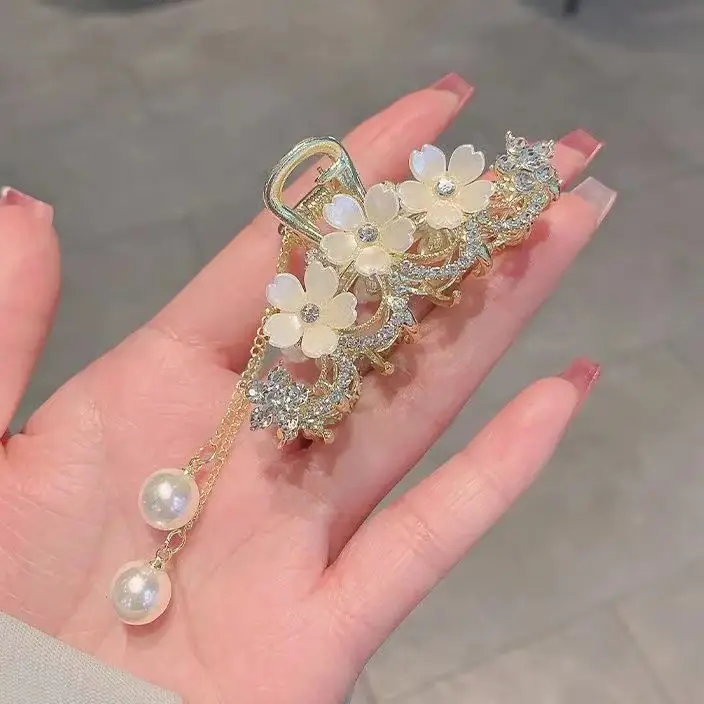 Jasmine Hairpin with Pearl Drop High Pony Tail Clip — feature 2