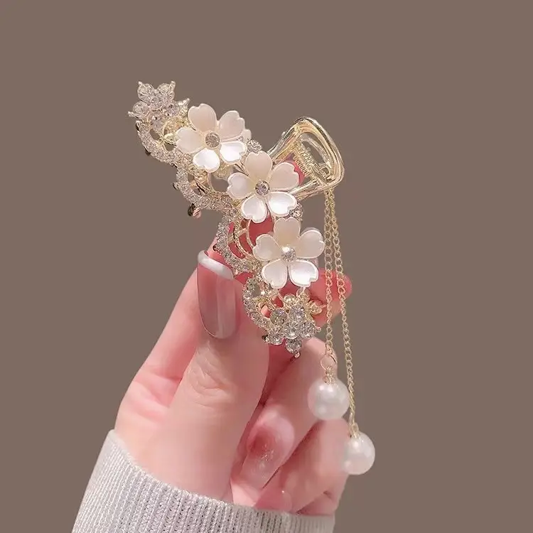 Jasmine Hairpin with Pearl Drop High Pony Tail Clip — feature 3