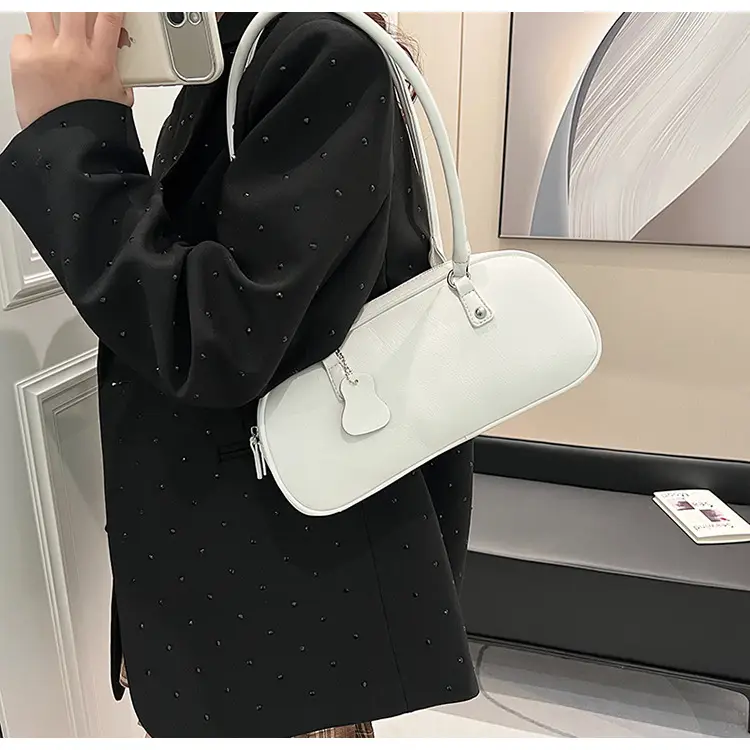 White Leather Shoulder Bag for Women 2024 — feature 17
