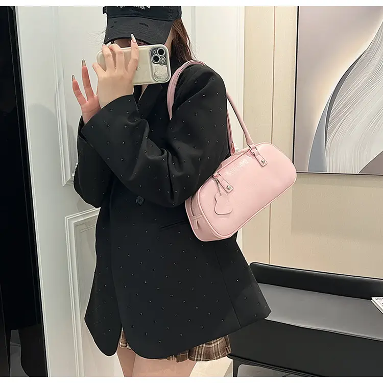 White Leather Shoulder Bag for Women 2024 — feature 25