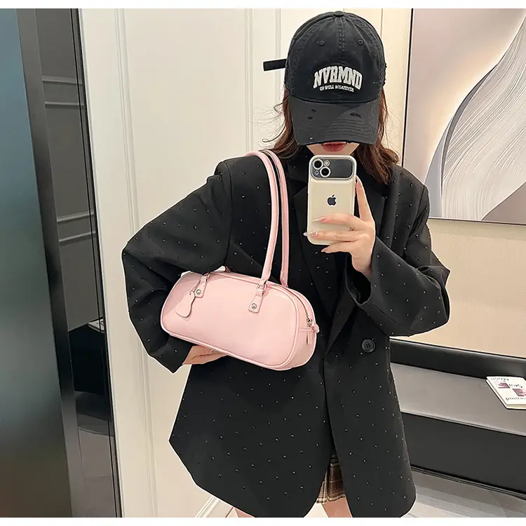 White Leather Shoulder Bag for Women 2024 — feature 28
