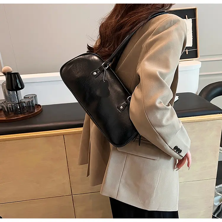 White Leather Shoulder Bag for Women 2024 — feature 32