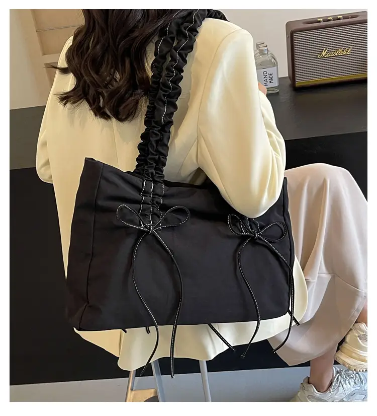 2024 Women's Pleated Shoulder Bag Black Large Capacity — feature 1