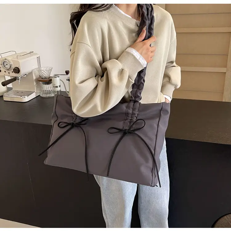 2024 Women's Pleated Shoulder Bag Black Large Capacity — feature 24