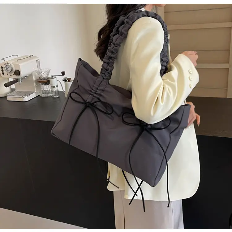 2024 Women's Pleated Shoulder Bag Black Large Capacity — feature 30