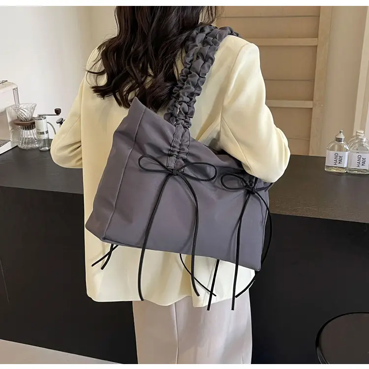 2024 Women's Pleated Shoulder Bag Black Large Capacity — feature 31