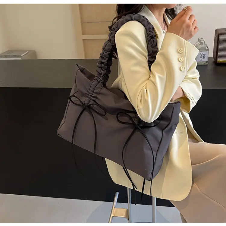 2024 Women's Pleated Shoulder Bag Black Large Capacity — feature 32