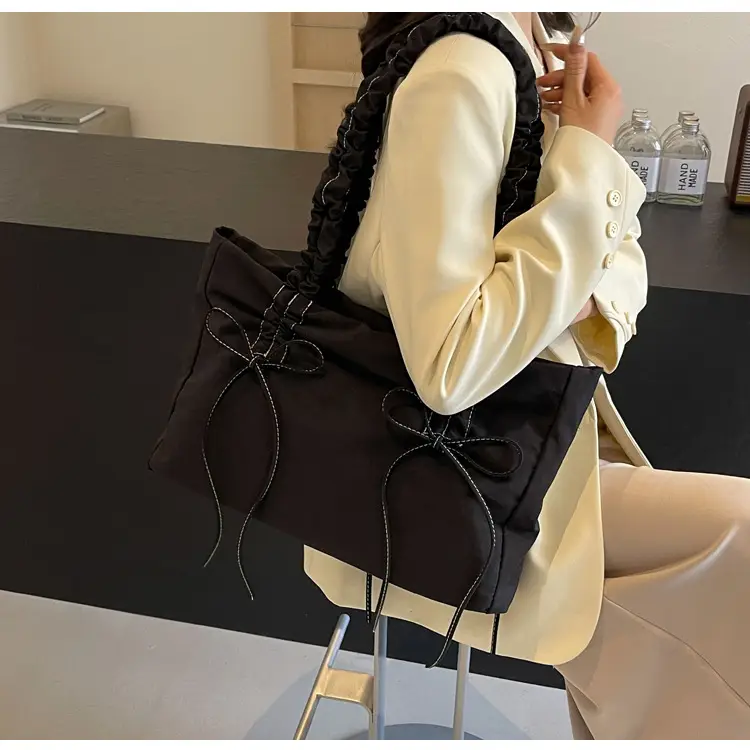2024 Women's Pleated Shoulder Bag Black Large Capacity — feature 40