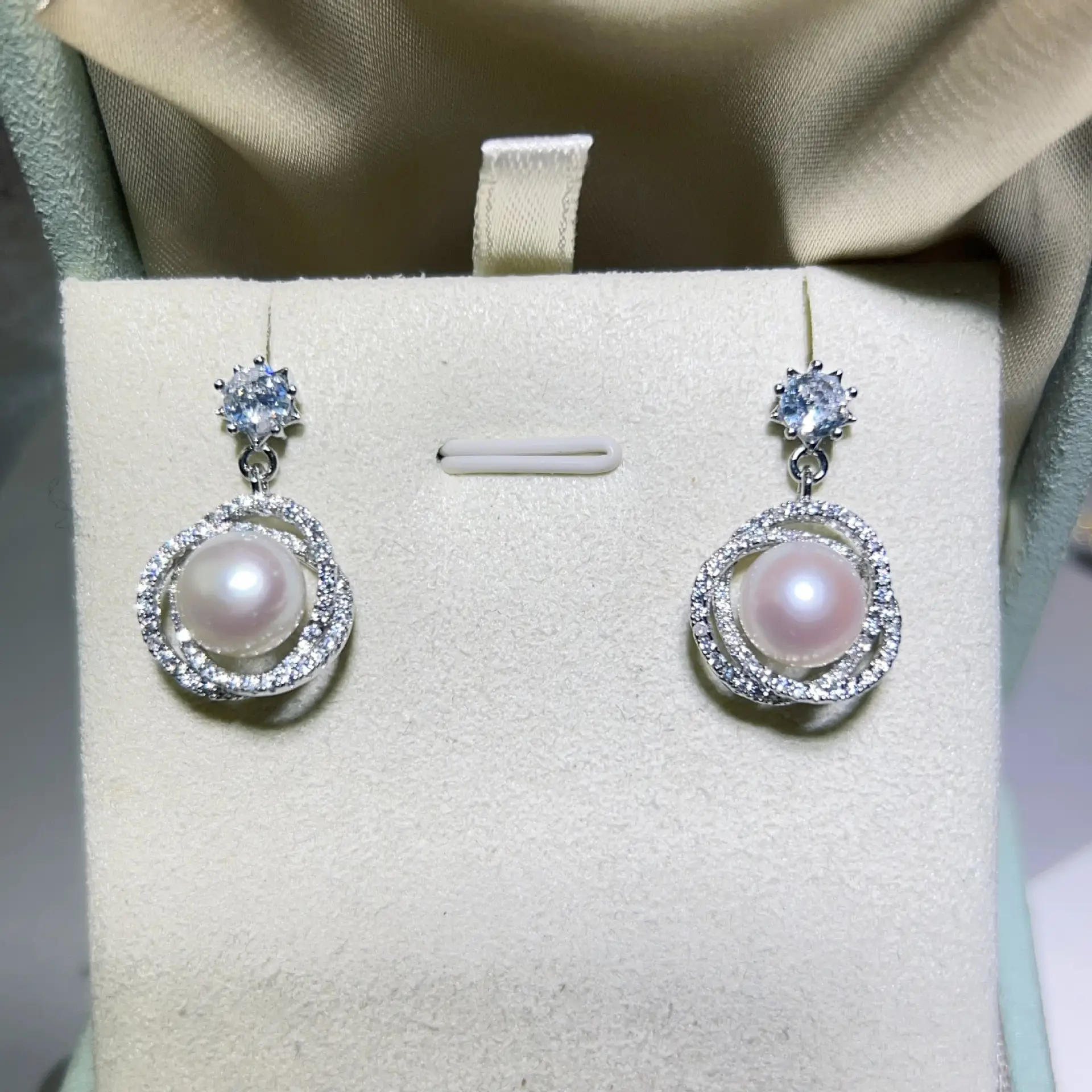 18K Gold Pearl Earrings Set for Women — feature 8