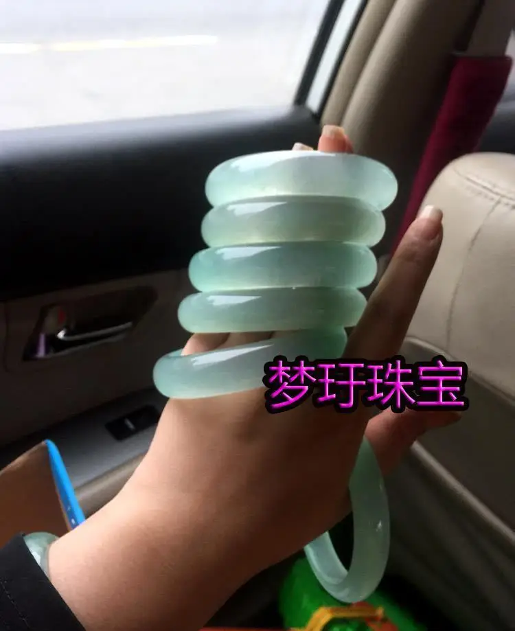 Light Green Quartz Jade Bracelet for Women — feature 8