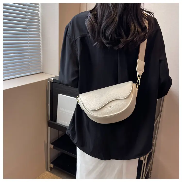 Black Saddle Bag with Bow for Women 2024 — feature 14