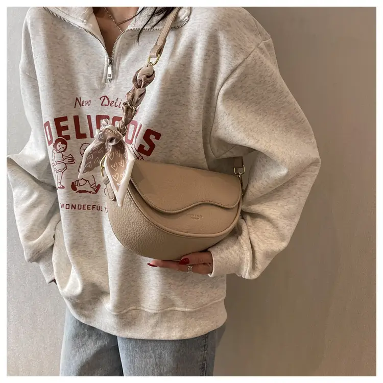 Black Saddle Bag with Bow for Women 2024 — feature 17