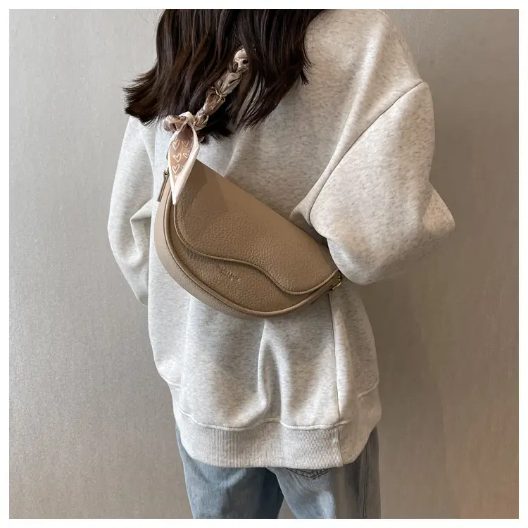 Black Saddle Bag with Bow for Women 2024 — feature 18