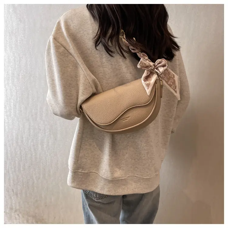 Black Saddle Bag with Bow for Women 2024 — feature 19