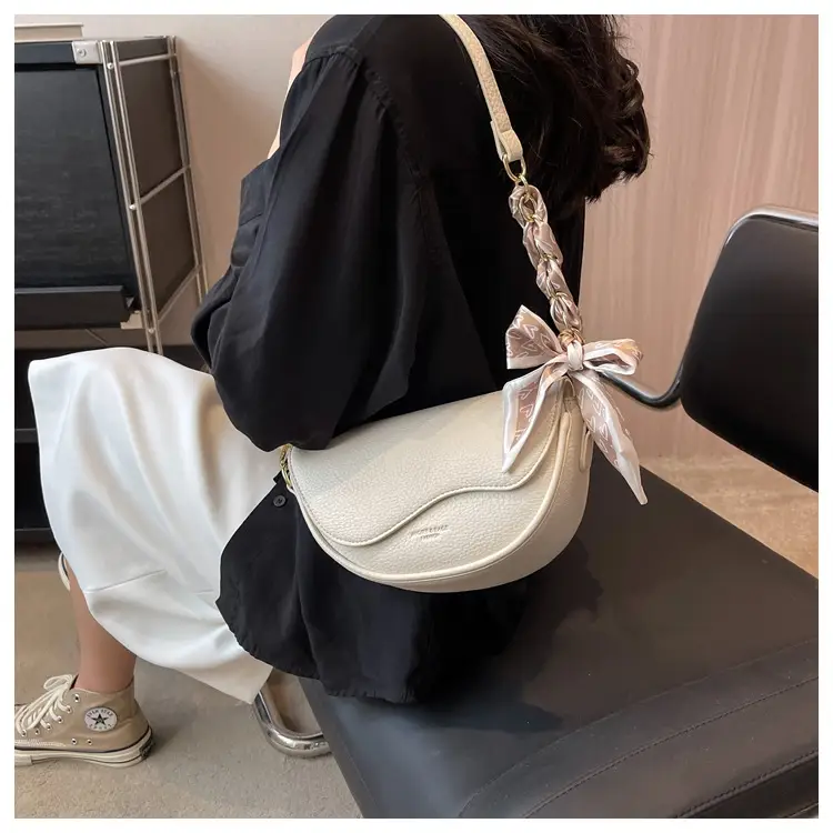 Black Saddle Bag with Bow for Women 2024 — feature 9