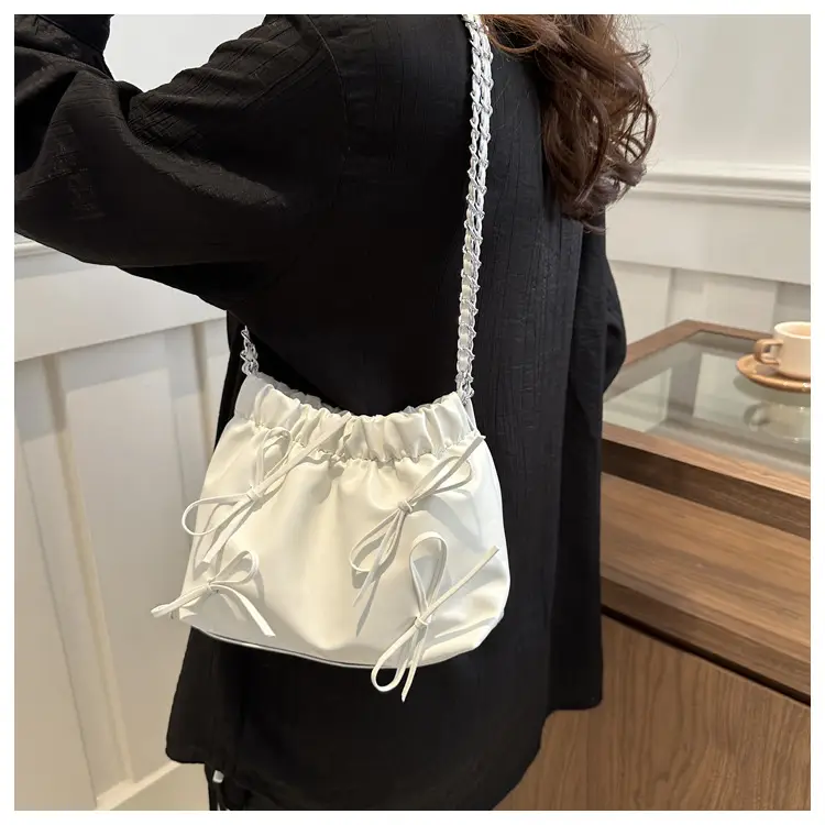 Women's Wrinkle Bag with Bow Chain 2024 Summer — feature 10