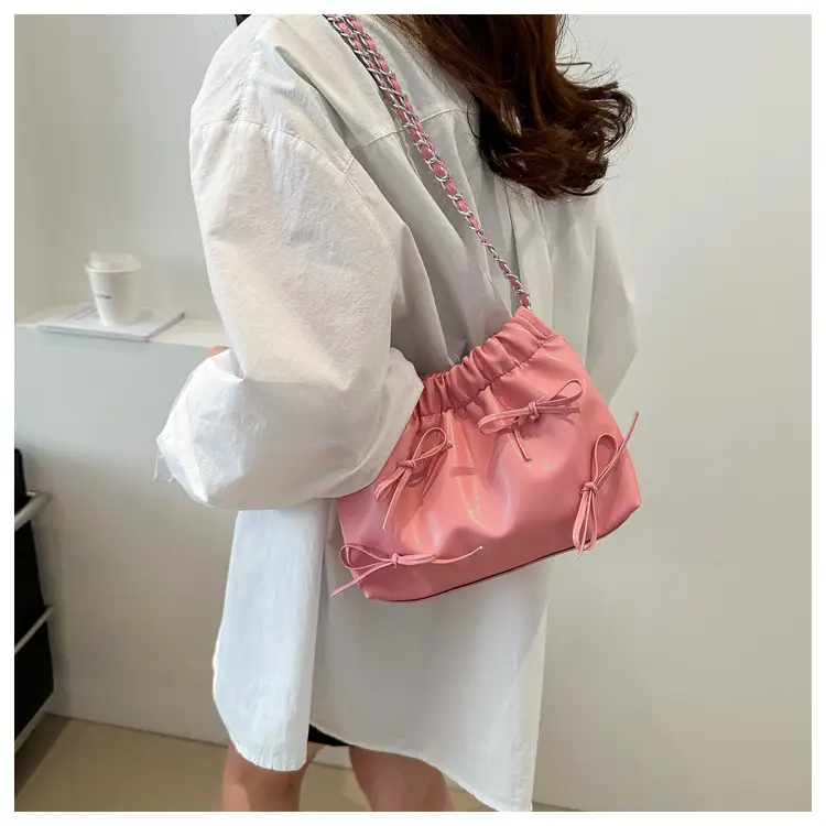 Women's Wrinkle Bag with Bow Chain 2024 Summer — feature 13