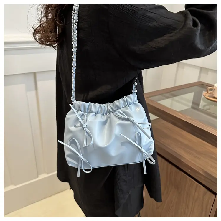 Women's Wrinkle Bag with Bow Chain 2024 Summer — feature 8