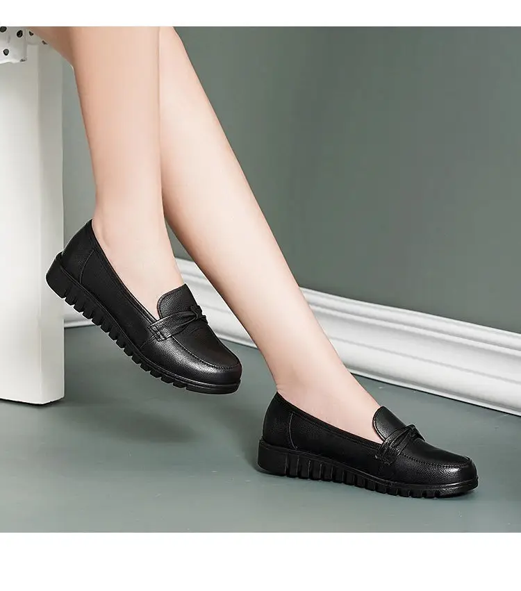 Loafers Women's Slip-on 2024 Spring and Summer Round-toe Flat Leather Shoes Soft Leather Non-slip Soft Bottom Large Size Mother's Shoes — feature 10