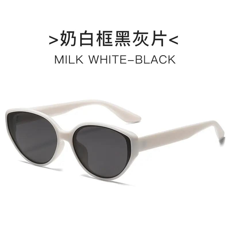 Women's Black Cat's Eye Sunglasses with UV400 - Image 2