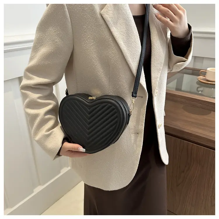 Textured Heart Bag for Women Shoulder Crossbody 2024 — feature 11