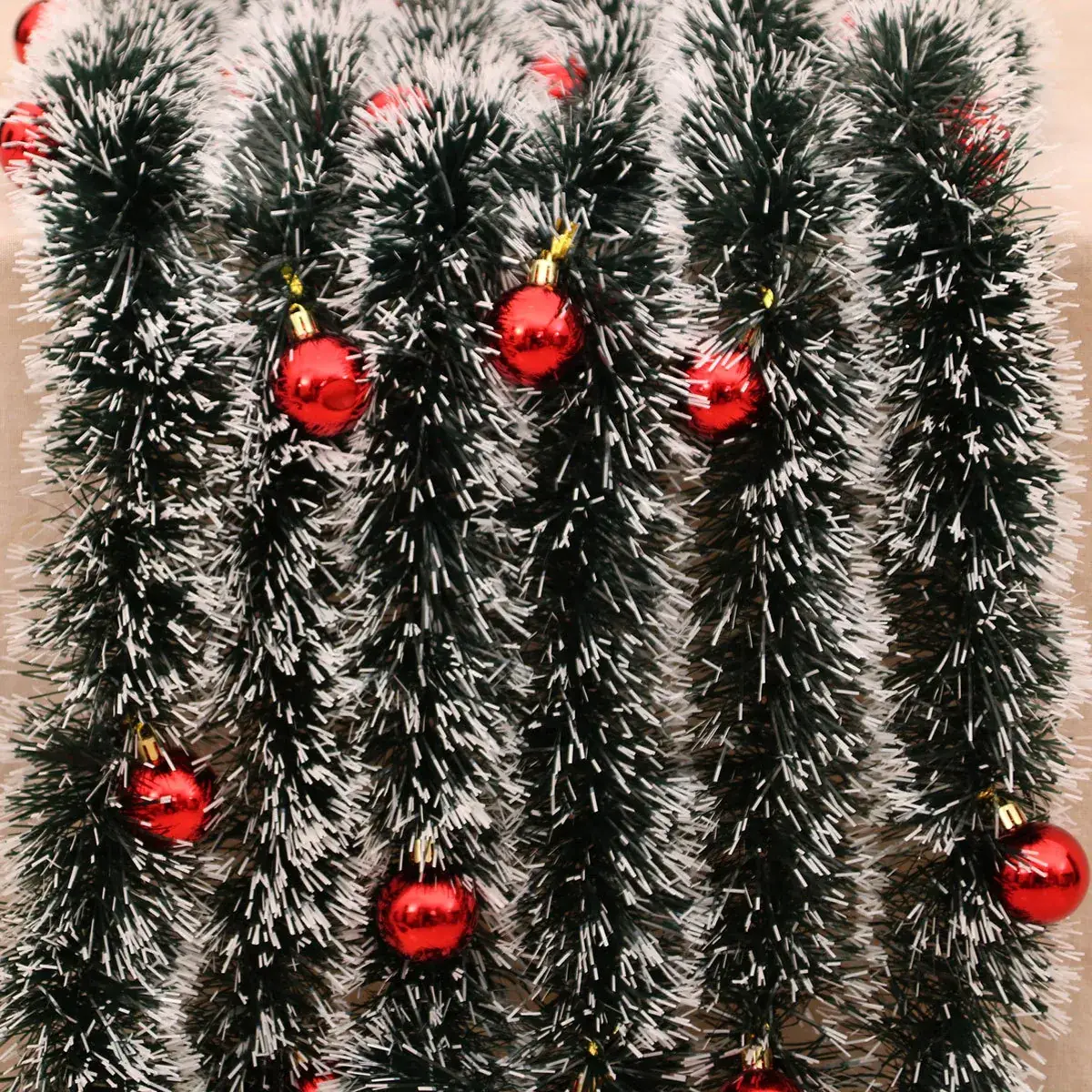 Christmas Tree Decor Black Green White Edge Bow Hotel Decoration - Image 3