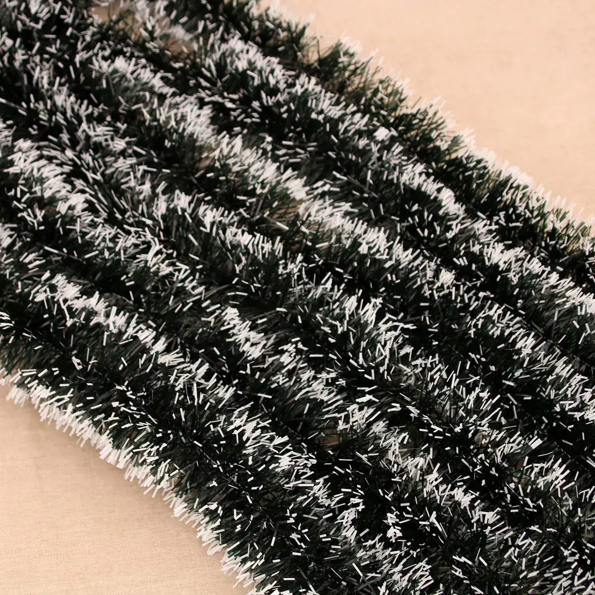 Christmas Tree Decor Black Green White Edge Bow Hotel Decoration — feature 8
